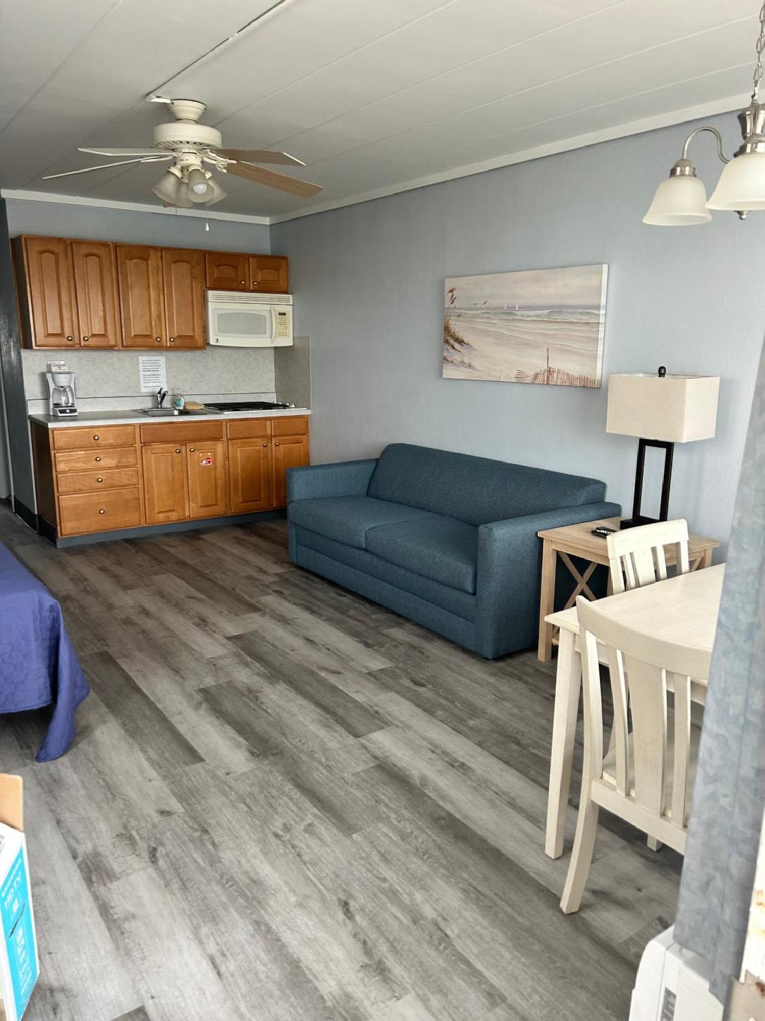 Astronaut Motel 2*